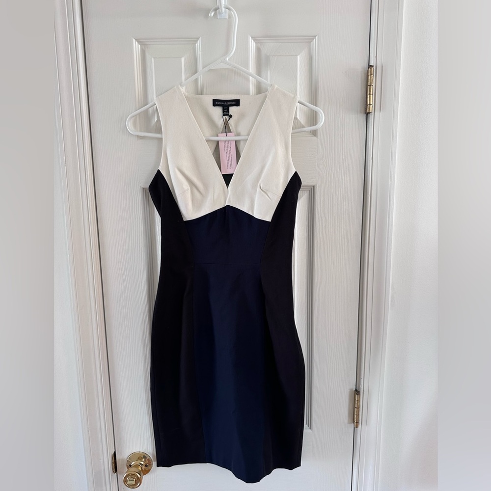 Banana Republic Colorblock Sheath Dress Navy Ivory Petite 0 NWT